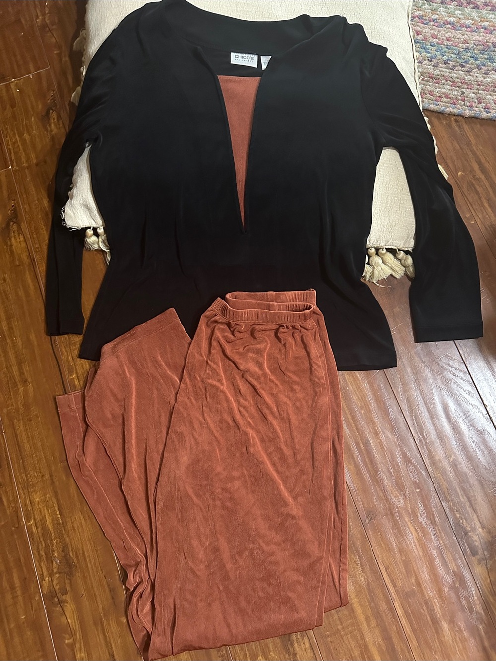 Chico's Travelers Vintage 2 Pc Set Size 2 Black Rust Tunic Pants Made in USA